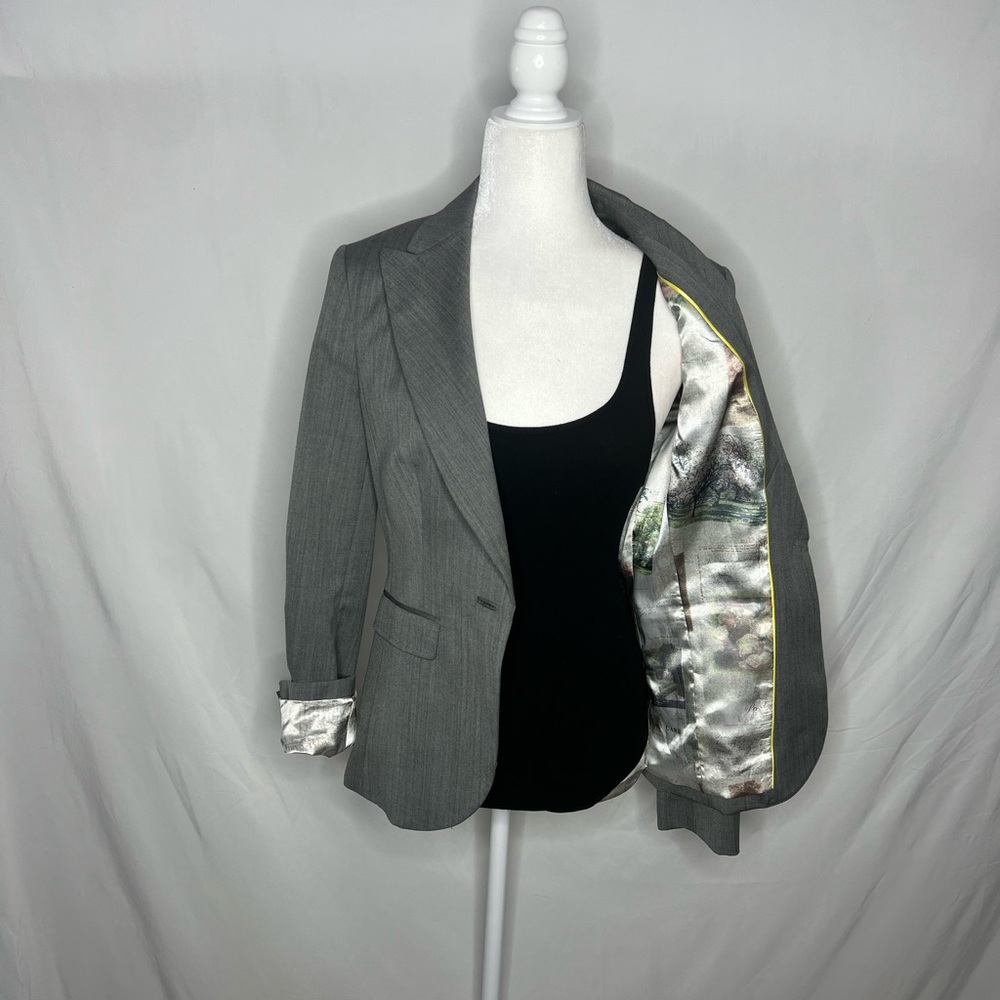 Ted Baker Meriado working title  jacket size 2 equivalent to a 6 US.